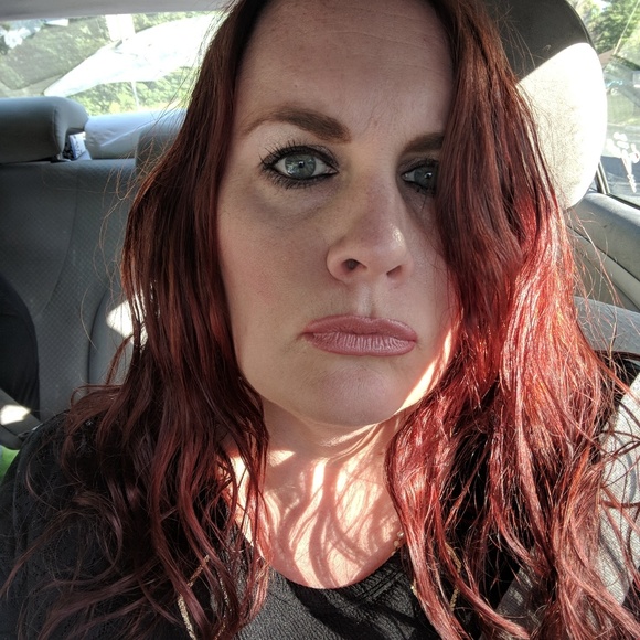 Meet your Posher, Sara - Picture 1 of 1